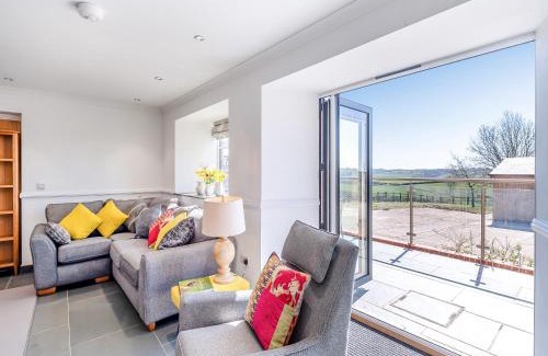 Thelbridge Apartment | The Stables - Uk49089