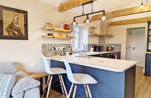 Shirrell Heath Cottage | The Stables, Wickham - a barn conversion that sleeps 2 guests in 1 bedroom