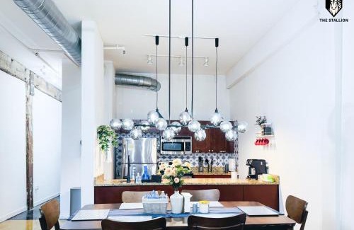Downtown Memphis Apartment | The Stallion #101 - 1BD Modern Loft with Private Patio - Walk to various attractions