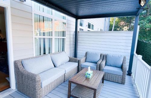 Downtown Memphis Apartment | The Stallion #104 - Brand New Modern Spacious Loft with Patio - Walkable to attractions