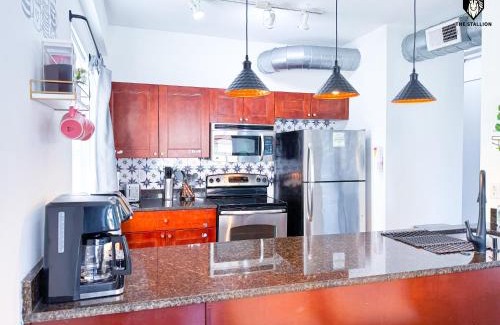 Downtown Memphis Apartment | The Stallion #305 - Modern Spacious Loft in Downtown - Walkable to attractions