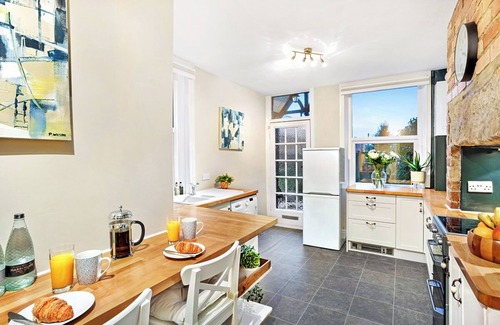 Harrogate Apartment | The Stanley Suite -1 bedroom apt, Harrogate. Free Parking. Garden. Dog Friendly.