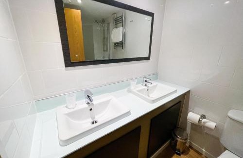 Andover Hotel | The Star and Garter Hotel