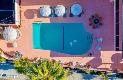 Tahquitz River Estates Hotel | The Stardust Hotel - Adults Only