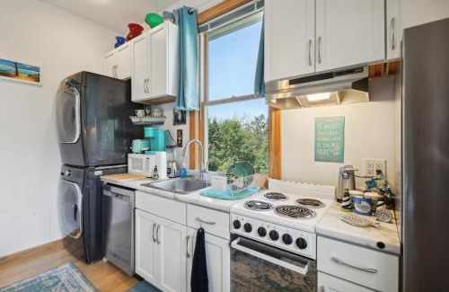 Fort Atkinson Apartment | The Starlight Tower Ocean Breeze Suite apartment hotel