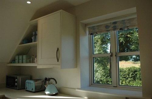 Bruton Apartment | The Starting Gate - luxury studio apartment, rural location, 1m from Bruton