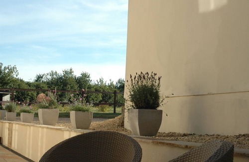 Bruton Apartment | The Starting Gate - luxury studio apartment, rural location, 1m from Bruton