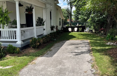 Lebanon House | The Station House-DOWNTOWN LEBANON-Wedding Rooms