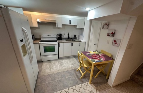 Churchill Meadows House | The Staycation Spot of 6ixnnCome stay in Modernised Home with all amenities