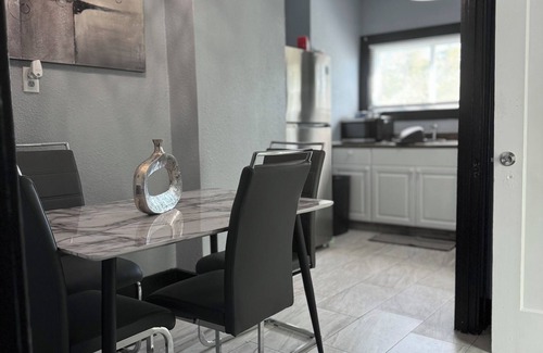 Pueblo Apartment | The Steel City House