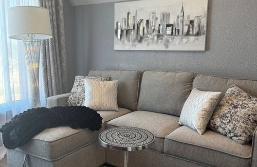 Pueblo Apartment | The Steel City House