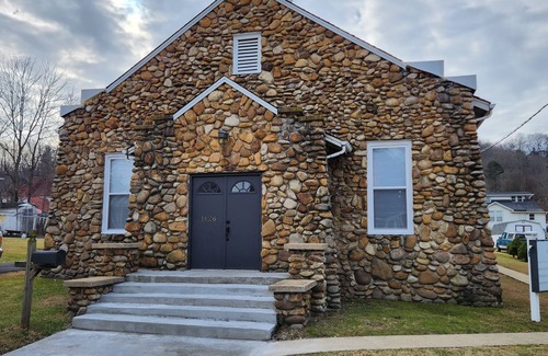 Bristol House | The Stone Church of Bristol TN