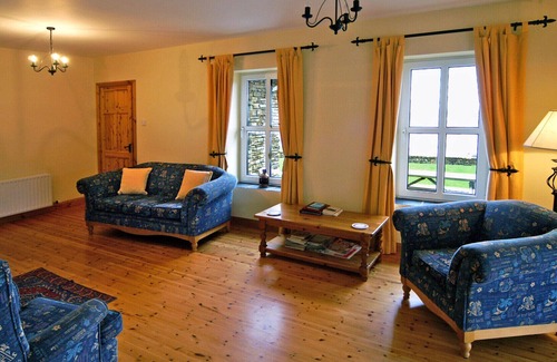 Ballydehob House | The Stone Cottage - Two Bedroom House, Sleeps 4