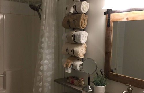 De Winton Bed & Breakfast | The Stone Gate Inn Bed & Breakfast