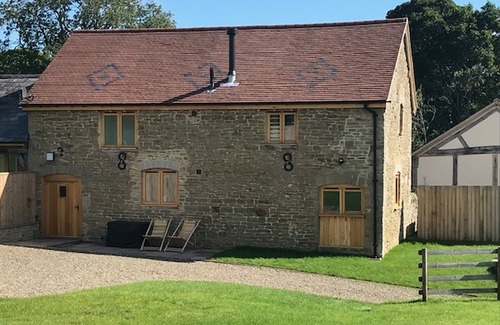 Downton on the Rock Apartment | The Stone Barn is a romantic and restorative barn conversion for adults