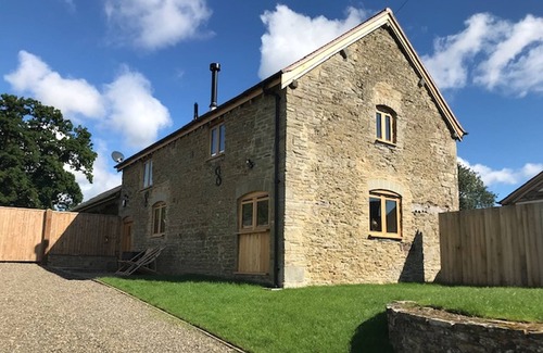 Downton on the Rock Apartment | The Stone Barn is a romantic and restorative barn conversion for adults