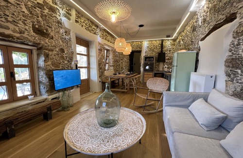 Kantanos-Selino House | The Stone House