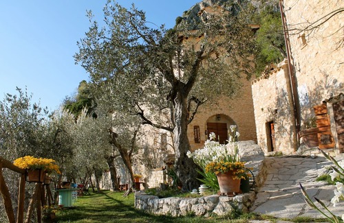 Precetto House | The Stone House in private medieval village