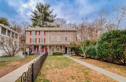 Stockton House | The Stone House on Main Street
