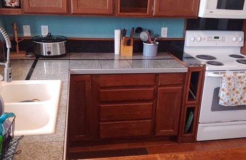 Hot Springs Apartment | The Stone room Suite #11, sleeps 5 guest