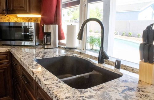 Black Mountain House | The Stone Sanctuary @ McCullough Hills Trailhead: 1/2 ACRE, Pool, Grill, Pool Table, 7 TV's, Luxury