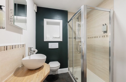 High Post Hotel | The Stones Hotel