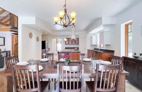 Bayfield Cottage | the Stonewood, New Hot Tub! King Bed!