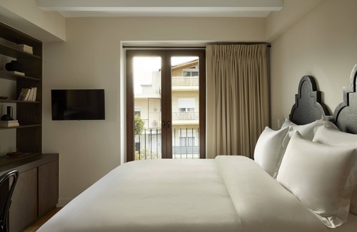 Kalambaka House | The Storyteller Boutique House