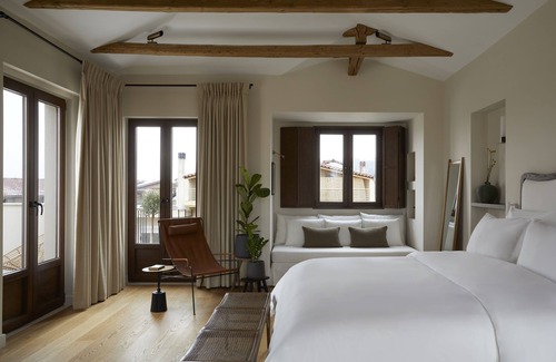 Kalambaka House | The Storyteller Boutique House