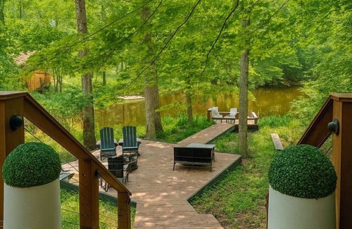 Rockbridge House | The Stowaway | Waterfront, Hot Tub, Kayaks, Arcade