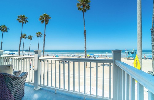 Oceanside House | The Strand 920 Beach House.n