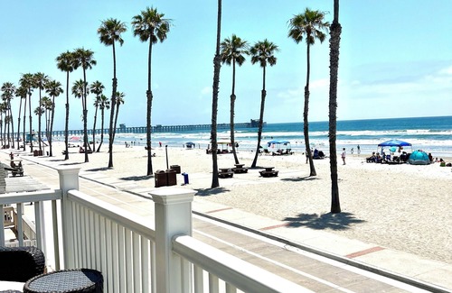 Oceanside House | The Strand 920 Beach House.n