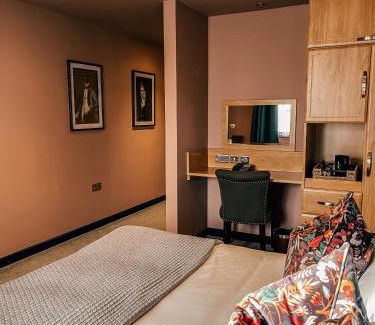 Frampton on Severn Hotel | The Stratford Park Hotel & Golf Club