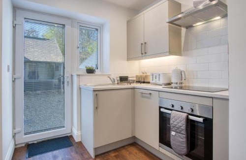 Ludchurch House | The Studio - 1 Bedroom Cottage - Princes Gate