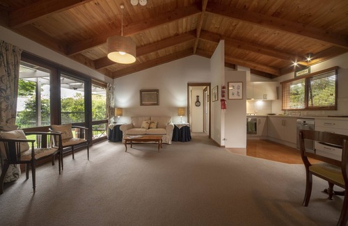 Armidale Apartment | "The Studio" Armidale