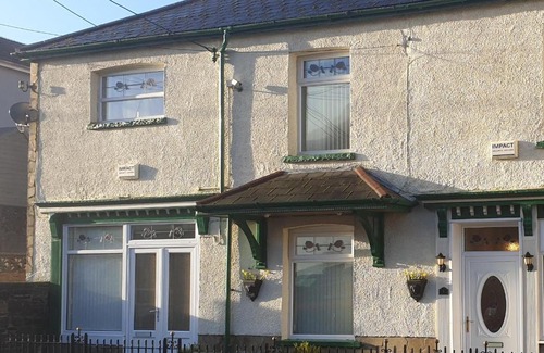 Port Talbot Bed & Breakfast | The Studio at EMTB&B