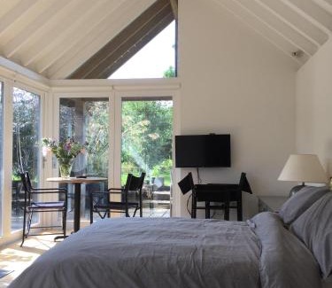 Chichester Apartment | The Studio @ Aubrey Cottage