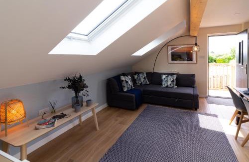 Cheddar Apartment | The Studio Cheddar - With Wood Fired Hot Tub, Near Cheddar Gorge