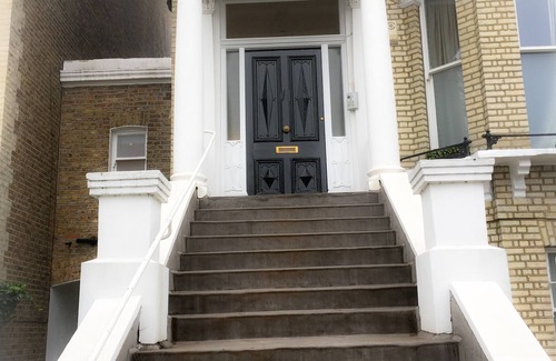 Primrose Hill Apartment | The Studio - Heart of Primrose Hill