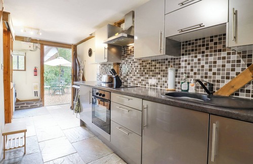 Cambridge Cottage | THE STUDIO, HORSESHOE COTTAGE, pet friendly in Fulbourn
