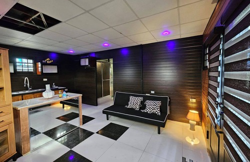 Claxton Bay Apartment | The Studio of Praise