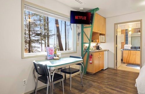 Underwood House | The Studio offers an ideal sanctuary for solo travelers or couples looking to rejuvenate and unwind