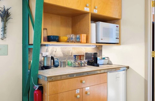 Underwood House | The Studio offers an ideal sanctuary for solo travelers or couples looking to rejuvenate and unwind