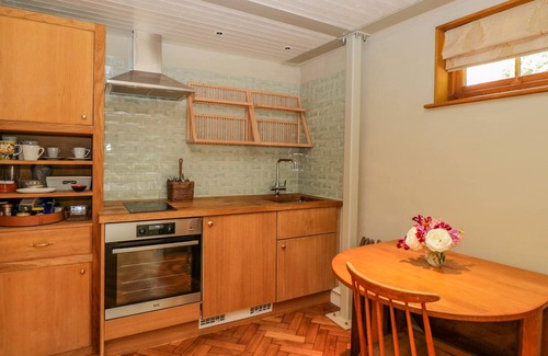 Hungerford Cottage | THE STUDIO, pet friendly, character holiday cottage in Hungerford