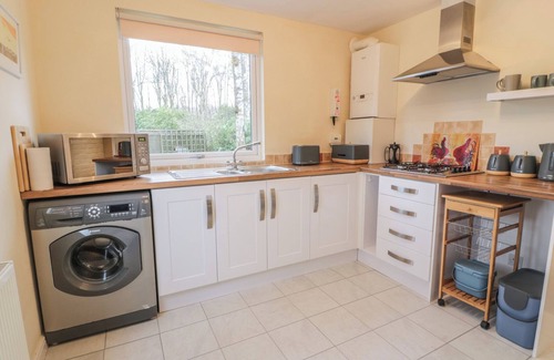 Kinbuck Cottage | THE STUDIO, romantic, with a garden in Dunblane