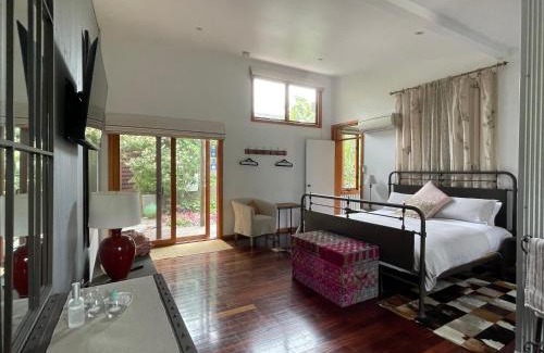 Dixons Creek Villa | The Studio - Yarra Valley