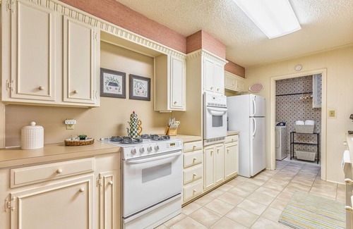 Abilene House | The Stunning Austin House - 2 King & 2 Queen Beds