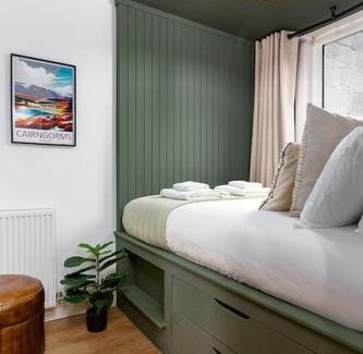 Tillicoultry Apartment | The Stylish 3-Bedroom Maisonette Retreat