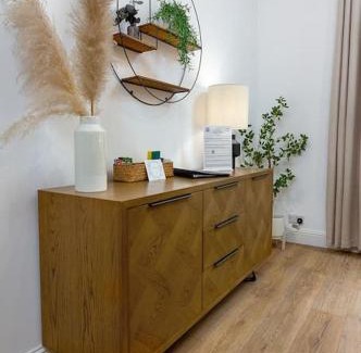 Tillicoultry Apartment | The Stylish 3-Bedroom Maisonette Retreat