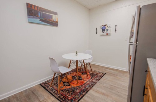 Martinsburg Apartment | The Stylish Shelter- 2 bedroom apartment